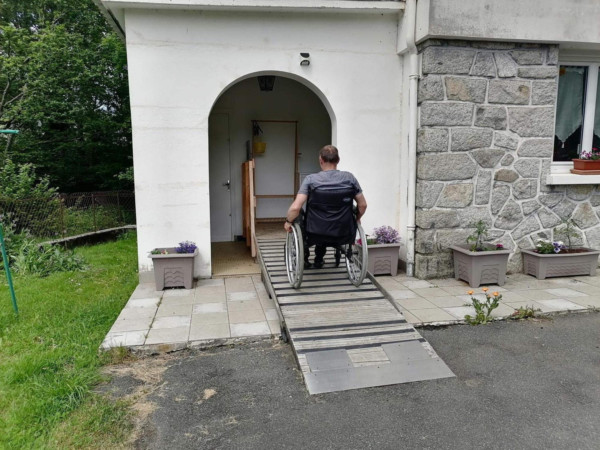 Aux D'Estaing Croises, Gite De Montagne Accessible A Tous المظهر الخارجي الصورة